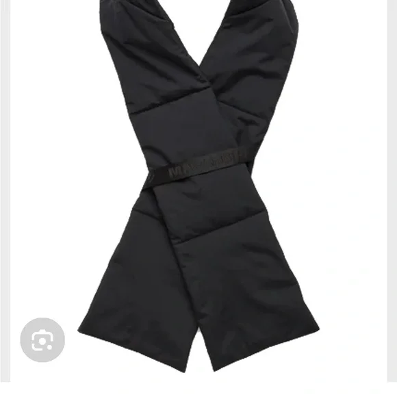 COS black Puffer Hooded scarf - Picture 3 of 3